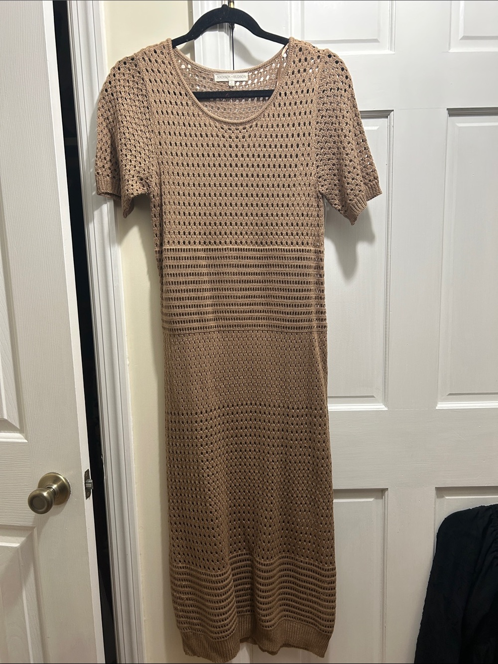 Women’s Knit Midi Dress in Taupe